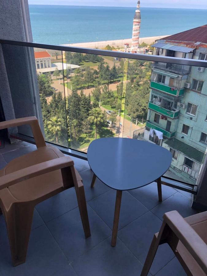 Appartamento Batumi Orbi Sea Tawer Esterno foto