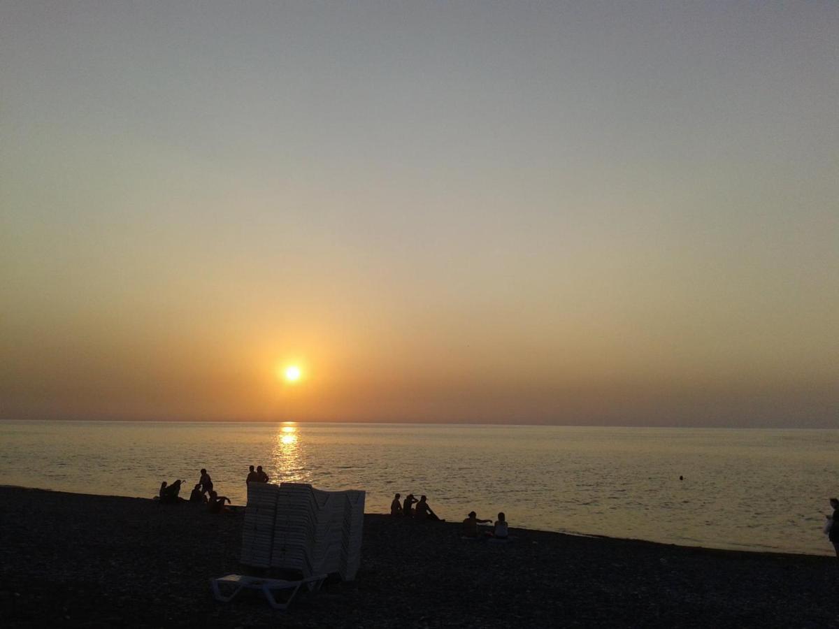 Appartamento Batumi Orbi Sea Tawer Esterno foto