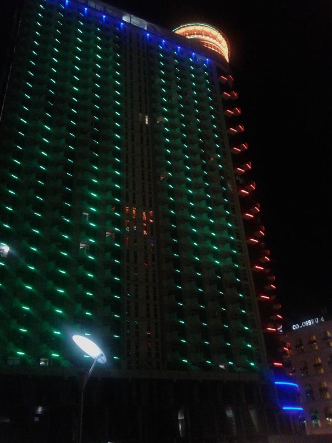 Appartamento Batumi Orbi Sea Tawer Esterno foto