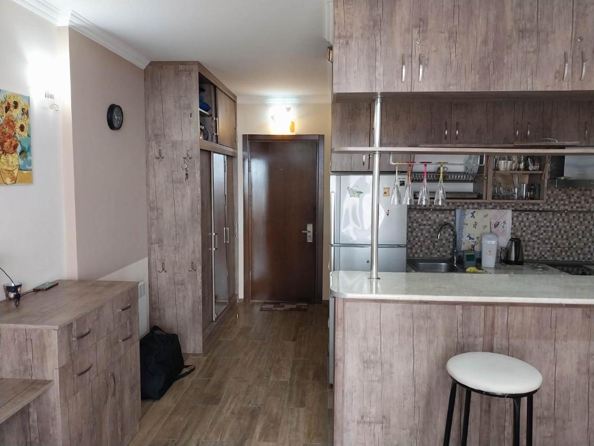 Appartamento Batumi Orbi Sea Tawer Esterno foto